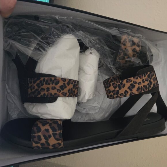 MIA Sandals Leopard Print Sizes 5-11 Multiple Sizes NWT - Picture 3 of 3